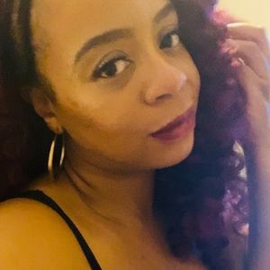 Meet your Posher, Monica